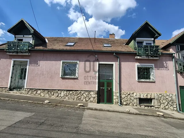 Eladó lakás Pécs, Ledina