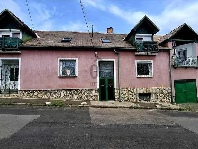 Eladó lakás Pécs, Ledina
