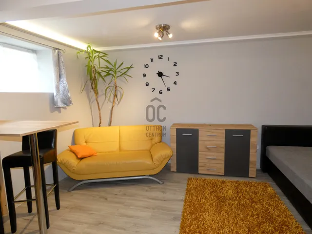 Eladó lakás Pécs, Egyetemváros 26 nm