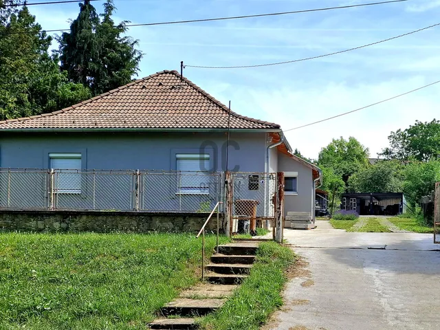 Eladó ház Pécs, Vasas 111 nm