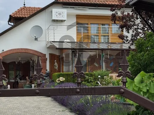 Eladó ház Mecseknádasd 240 nm