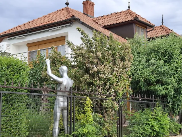 Eladó ház Mecseknádasd 240 nm