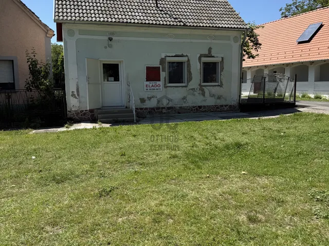 Eladó kereskedelmi és ipari ingatlan Darány 30 nm