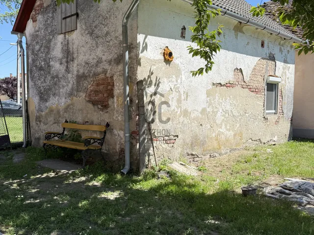 Eladó kereskedelmi és ipari ingatlan Darány 30 nm