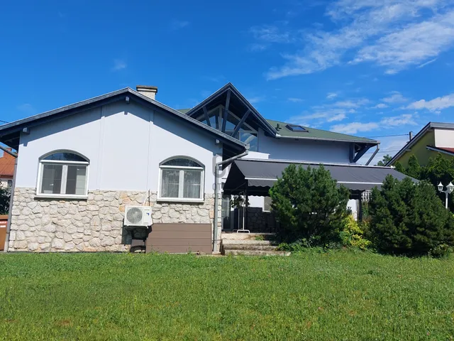 Eladó ház Pécs, Málom 284 nm