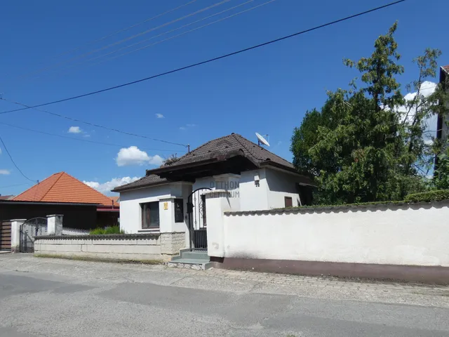 Eladó ház Pécs, Rigóder 164 nm