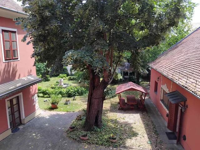 Kiadó lakás Pécs, Belváros 80 nm