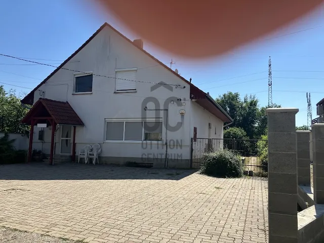 Eladó ház Pécs, Újhegy 251 nm
