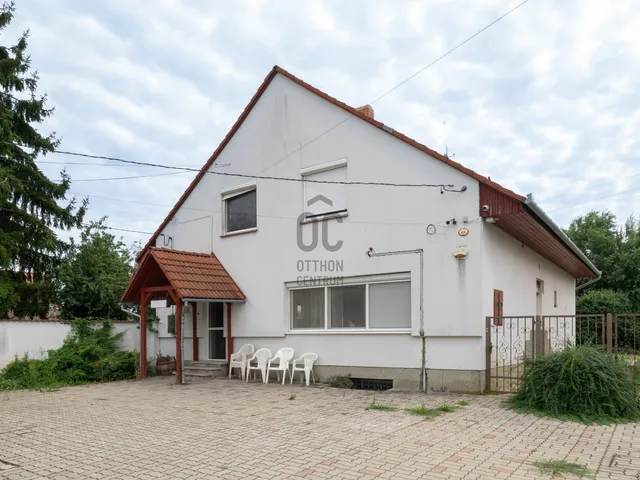Eladó ház Pécs, Újhegy 251 nm