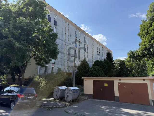 Eladó lakás Pécs, Uránváros 47 nm