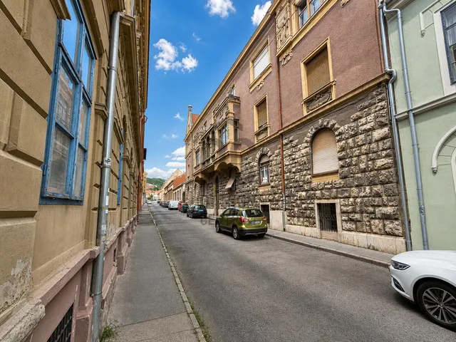 Eladó lakás Pécs, Belváros 88 nm