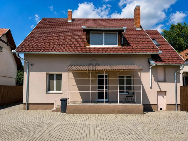 Eladó ház Pécs, Kertváros 175 nm