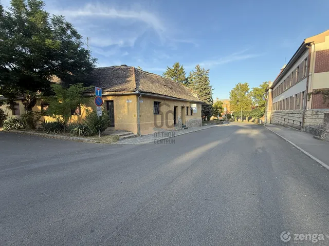 Eladó kereskedelmi és ipari ingatlan Siklós 16 nm