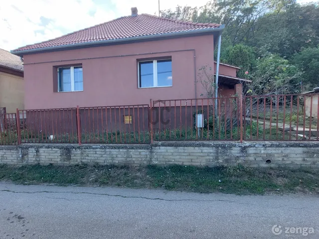 Eladó ház Pécs, Vasas 71 nm
