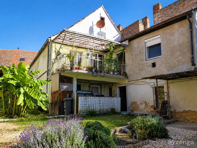 Eladó lakás Pécs, Belváros 192 nm