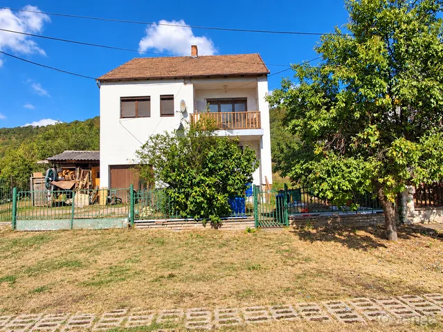 Eladó ház Pécs, Vasas 120 nm