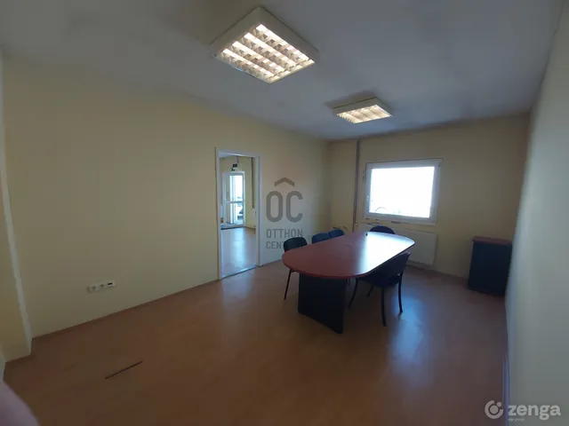 Kiadó kereskedelmi és ipari ingatlan Pécs 132 nm