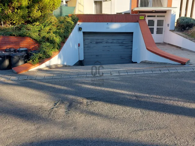 Eladó garázs Pécs, Meszes 14 nm