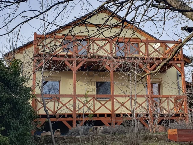 Eladó ház Pécs, Deindol 200 nm