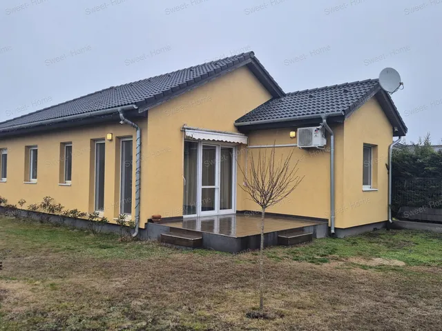 Kiadó ház Kecskemét 139 nm