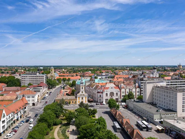 Kiadó kereskedelmi és ipari ingatlan Kecskemét, Belváros 30 nm