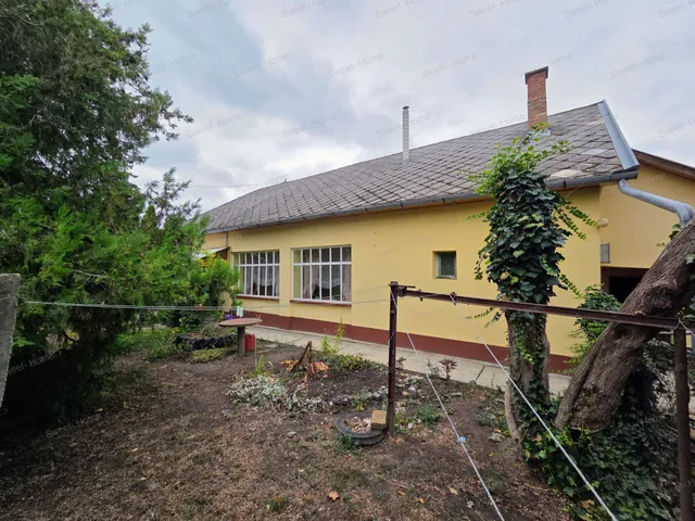 Eladó ház Tiszaug 80 nm