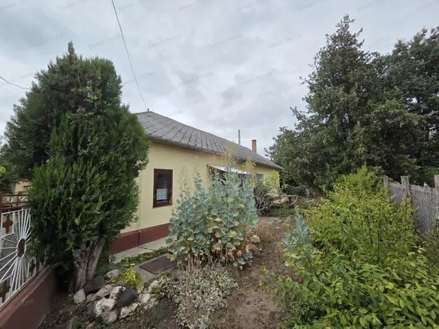 Eladó ház Tiszaug 80 nm