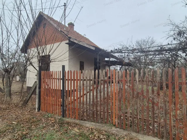 Eladó ház Csemő 20 nm