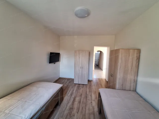 Kiadó ház Kecskemét, Kisfái 220 nm