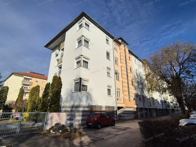 Eladó lakás Kecskemét, Széchenyiváros 86 nm