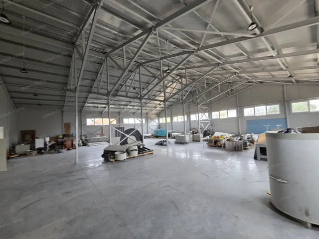 Eladó kereskedelmi és ipari ingatlan Kecskemét, Hunyadiváros 1656 nm