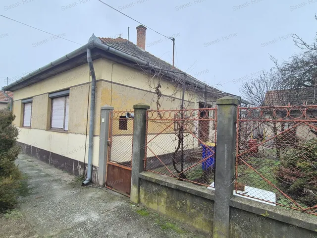 Eladó ház Kecskemét 90 nm