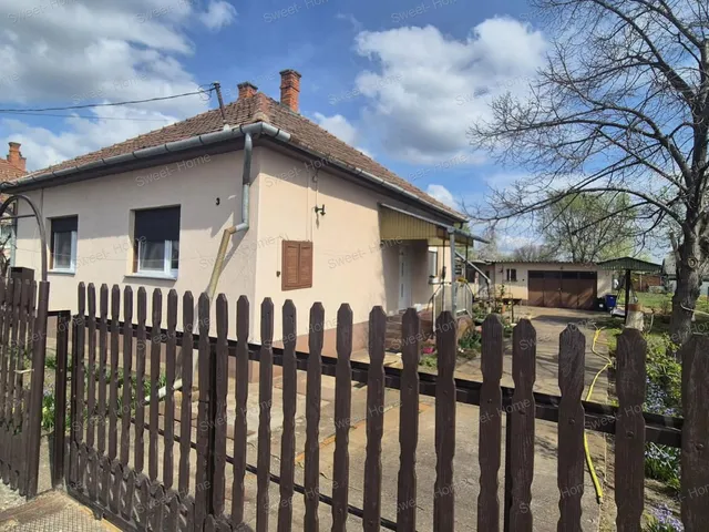 Eladó ház Kecskemét, Hetényegyháza 120 nm