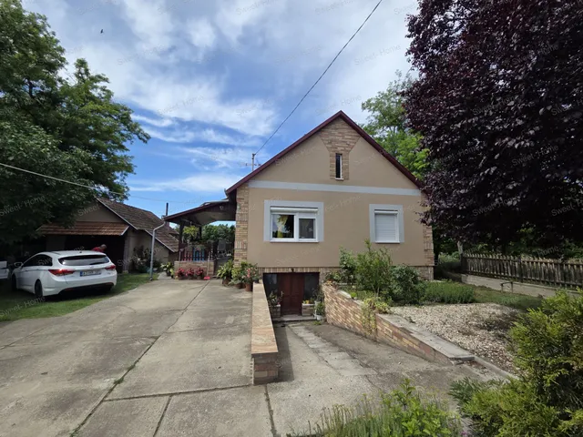 Eladó ház Lakitelek 80 nm