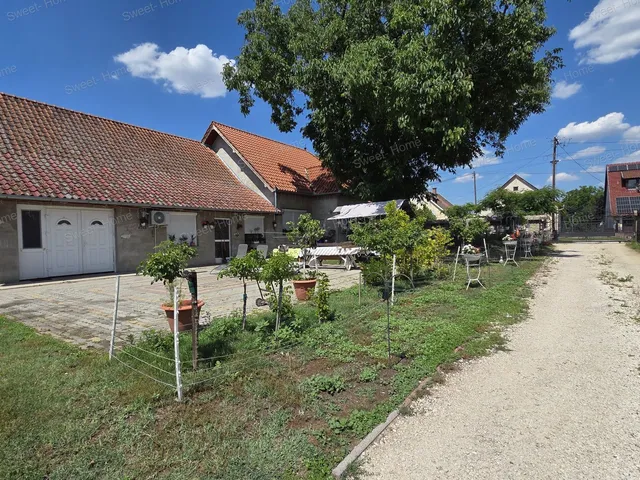 Eladó ház Kerekegyháza, Belváros 170 nm