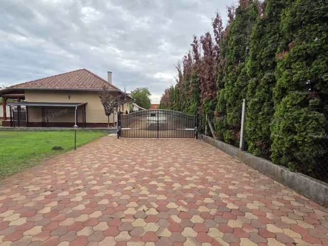 Kiadó ház Kecskemét, Belsőnyír 110 nm