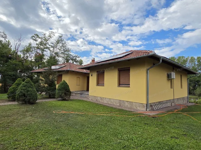 Kiadó ház Kecskemét, Talfája 240 nm