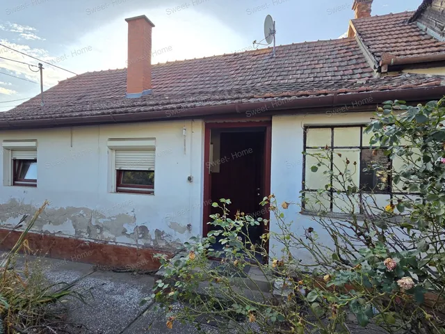 Eladó ház Kecskemét, Rendőrfalu 60 nm