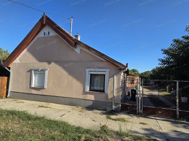 Eladó ház Kerekegyháza, Belváros 100 nm