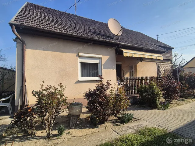Eladó ház Kecskemét, Rendőrfalu 102 nm