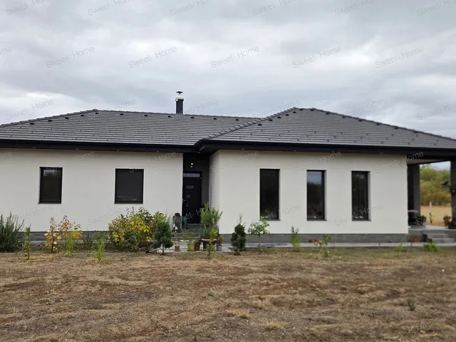 Eladó ház Kecskemét, Iskola Sor 125 nm