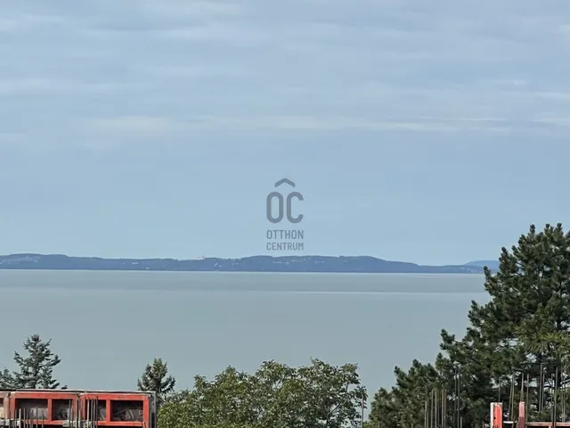 Eladó lakás Balatonakarattya 128 nm