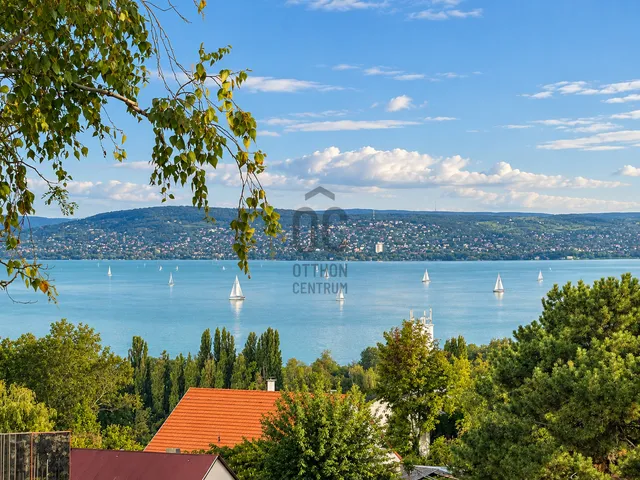 Eladó lakás Balatonakarattya 128 nm
