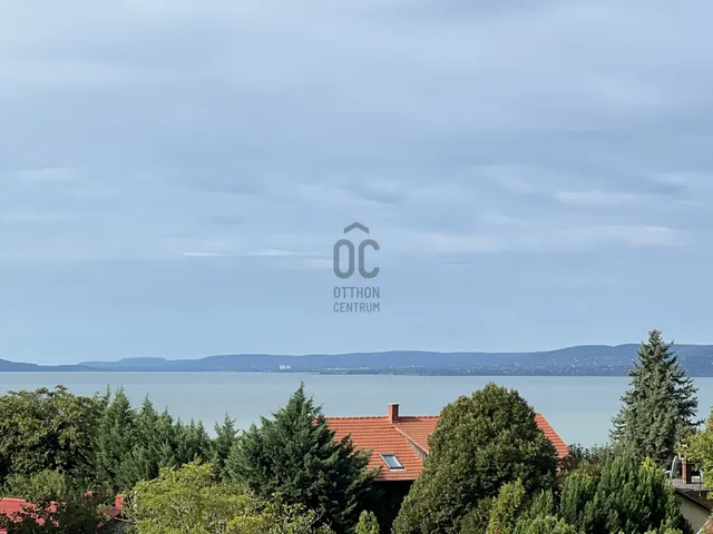 Eladó lakás Balatonakarattya 128 nm