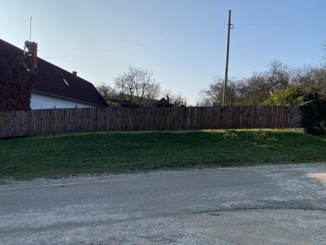 Eladó telek Köveskál 753 nm