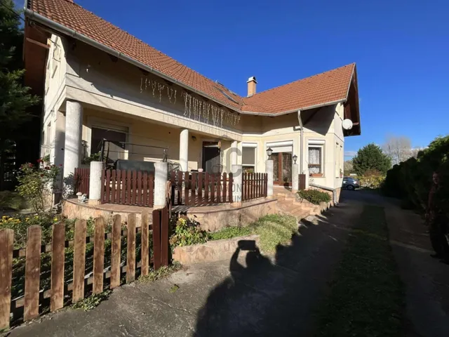 Eladó ház Érd, Erzsébetváros 175 nm