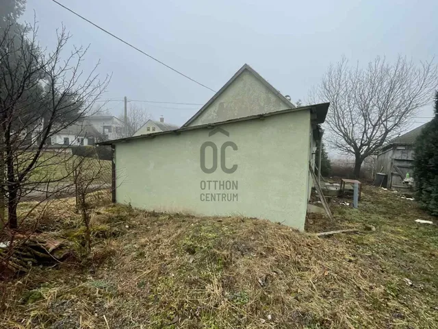 Eladó üdülő és hétvégi ház Eszteregnye 42 nm