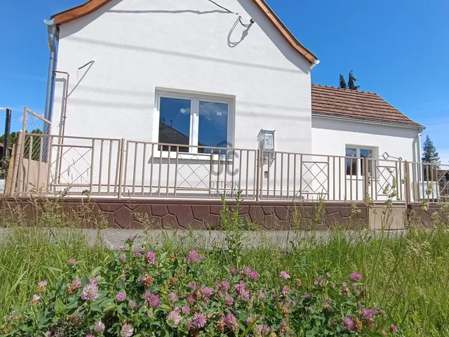 Eladó ház Eszteregnye 90 nm