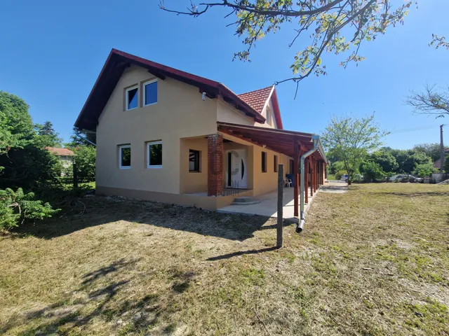 Eladó ház Csákány 155 nm