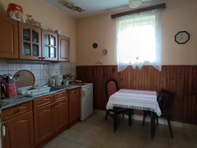 Eladó ház Eszteregnye 75 nm